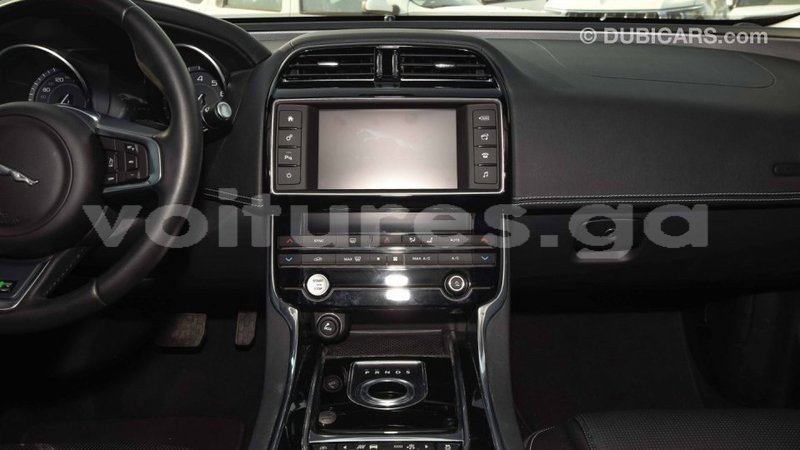 Big with watermark jaguar xe estuaire import dubai 4595