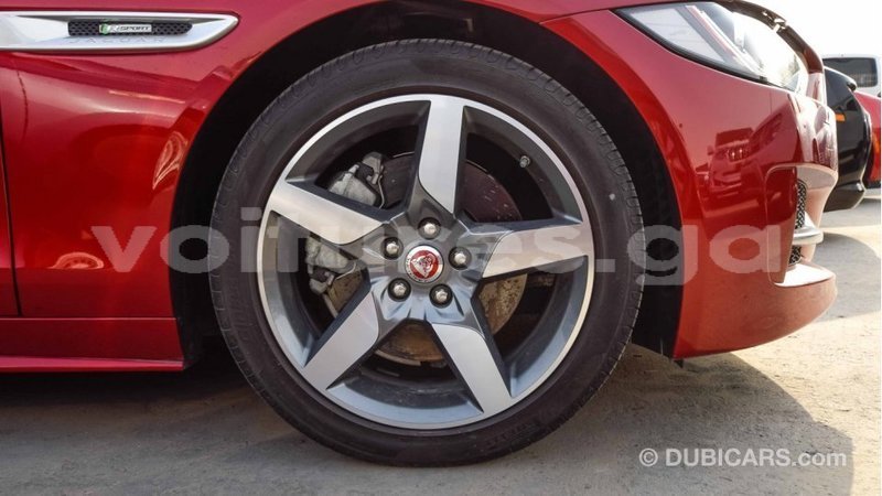 Big with watermark jaguar xe estuaire import dubai 4595