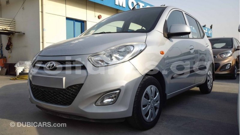 Big with watermark hyundai i10 estuaire import dubai 4596