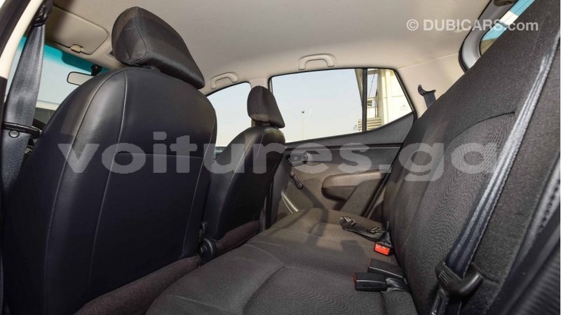 Big with watermark hyundai i10 estuaire import dubai 4596