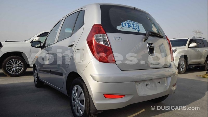 Big with watermark hyundai i10 estuaire import dubai 4596