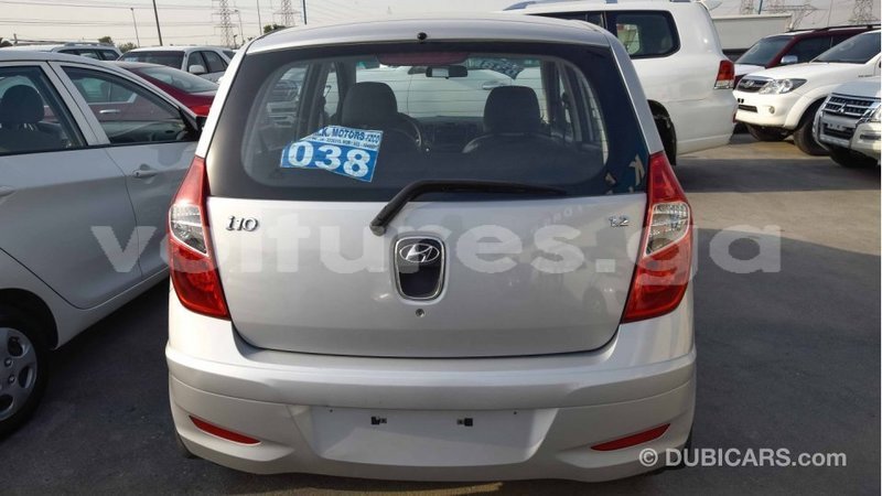 Big with watermark hyundai i10 estuaire import dubai 4596