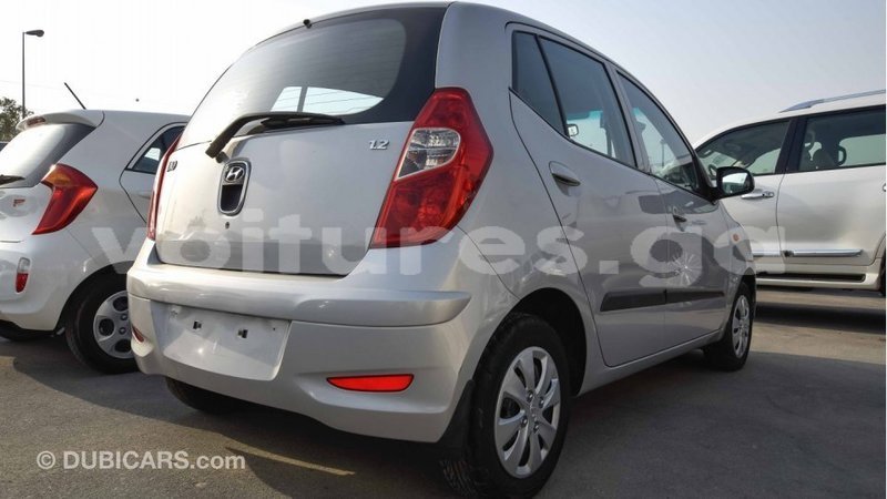 Big with watermark hyundai i10 estuaire import dubai 4596