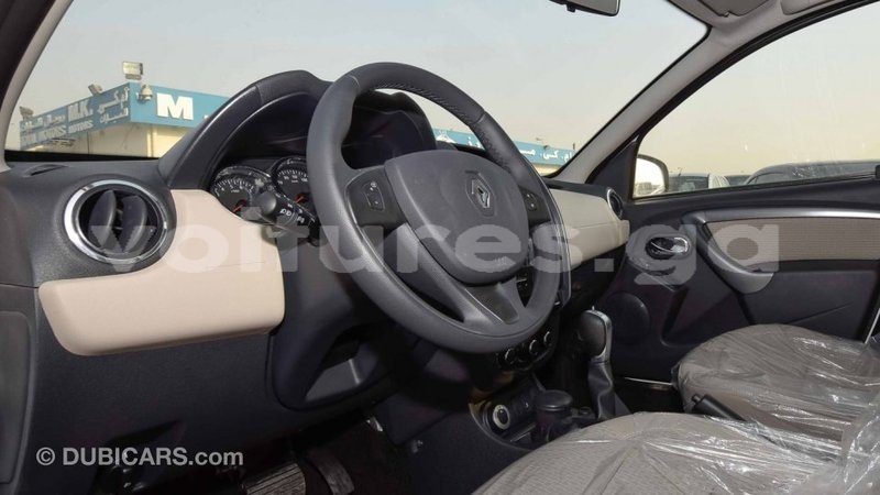 Big with watermark renault duster estuaire import dubai 4597