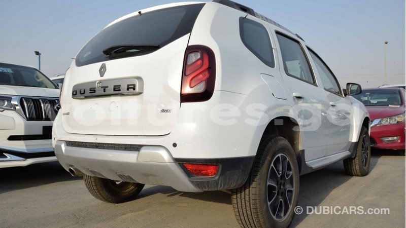 Big with watermark renault duster estuaire import dubai 4597