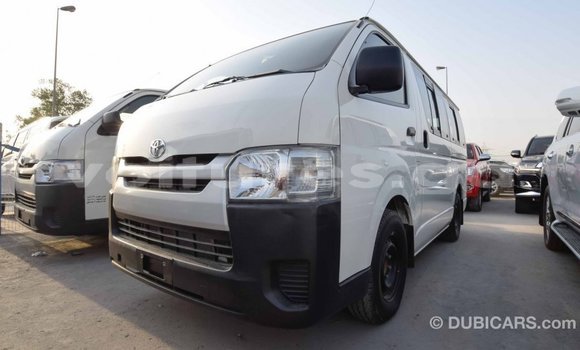 Acheter Import Voiture Toyota Hiace Blanc à Import - Dubai, Estuaire Acheter Import Voiture Toyota Hiace Blanc à Import - Dubai, Estuaire