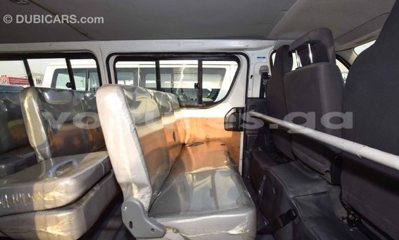 Acheter Import Voiture Toyota Hiace Blanc à Import - Dubai, Estuaire Acheter Import Voiture Toyota Hiace Blanc à Import - Dubai, Estuaire