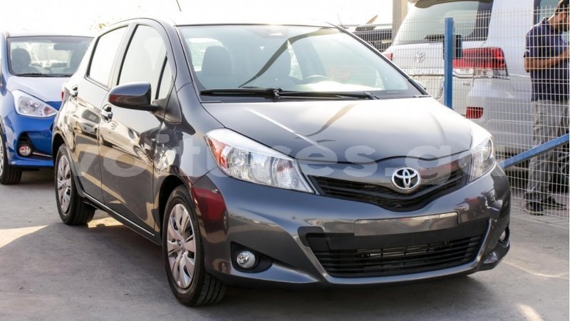 Big with watermark toyota yaris estuaire import dubai 4604