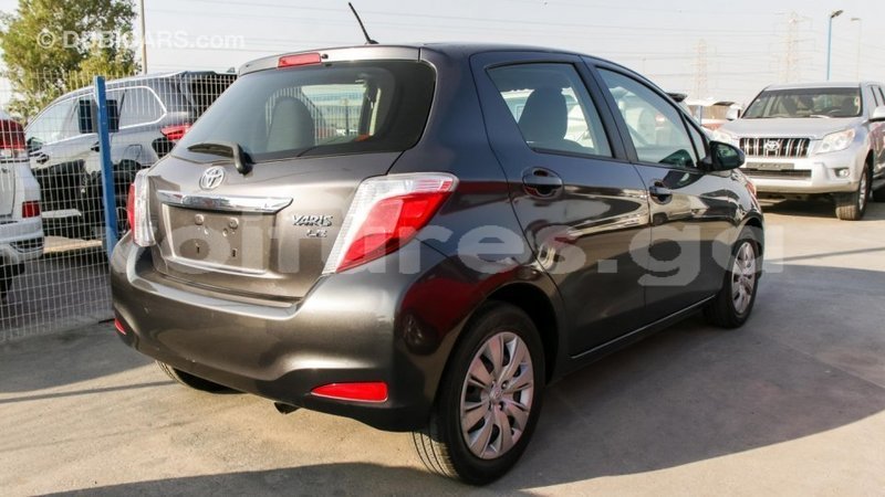 Big with watermark toyota yaris estuaire import dubai 4604