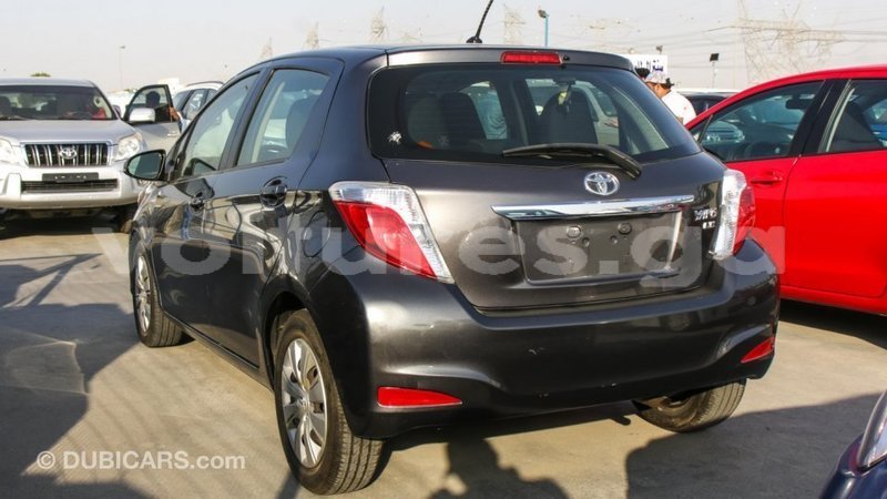 Big with watermark toyota yaris estuaire import dubai 4604