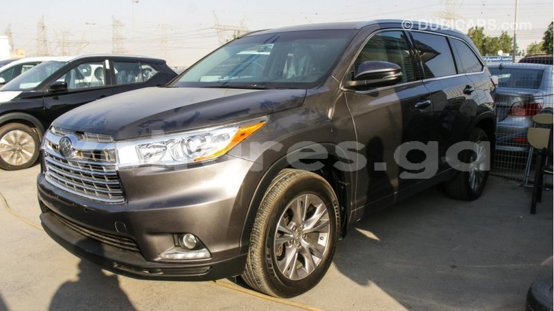 Big with watermark toyota highlander estuaire import dubai 4605