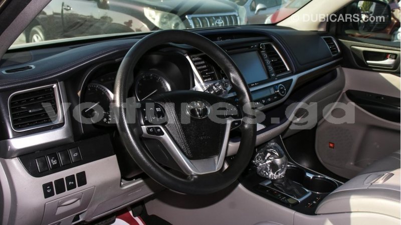 Big with watermark toyota highlander estuaire import dubai 4605