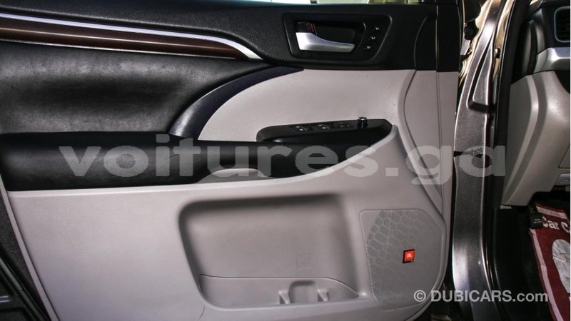 Big with watermark toyota highlander estuaire import dubai 4605