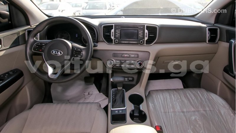 Big with watermark kia sportage estuaire import dubai 4606