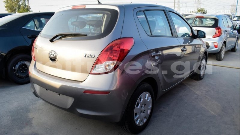 Big with watermark hyundai i20 estuaire import dubai 4609