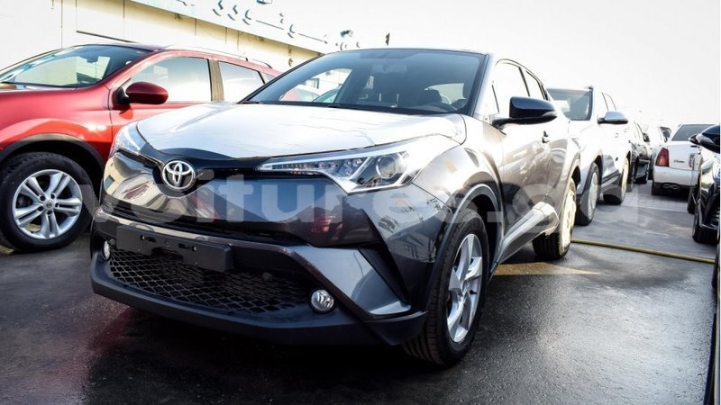 Big with watermark toyota c hr estuaire import dubai 4614