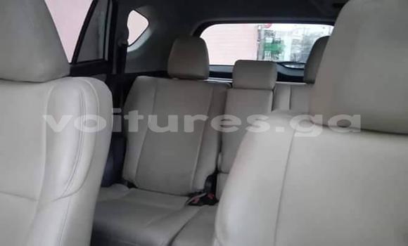 Sayi Na hannu Toyota RAV4 White Mota in Libreville a estuary Sayi Na hannu Toyota RAV4 White Mota in Libreville a estuary