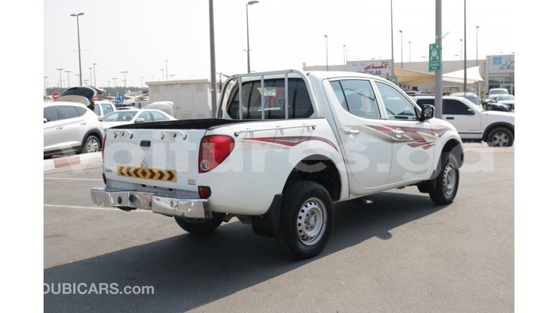 Big with watermark mitsubishi l200 estuaire import dubai 4619