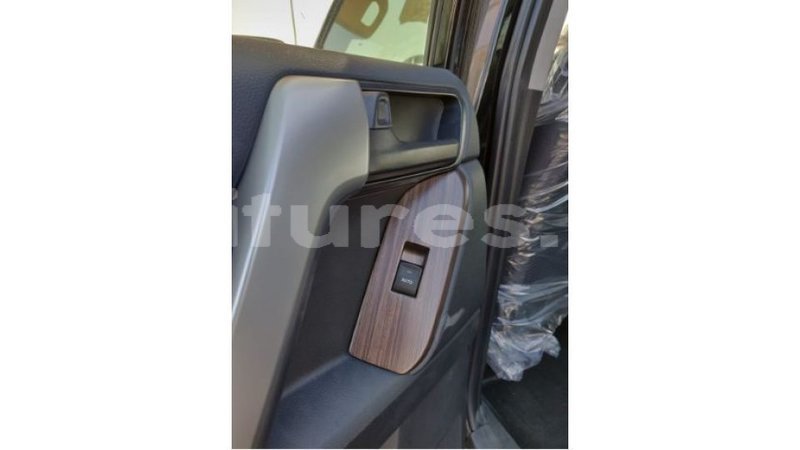 Big with watermark toyota prado estuaire import dubai 4620