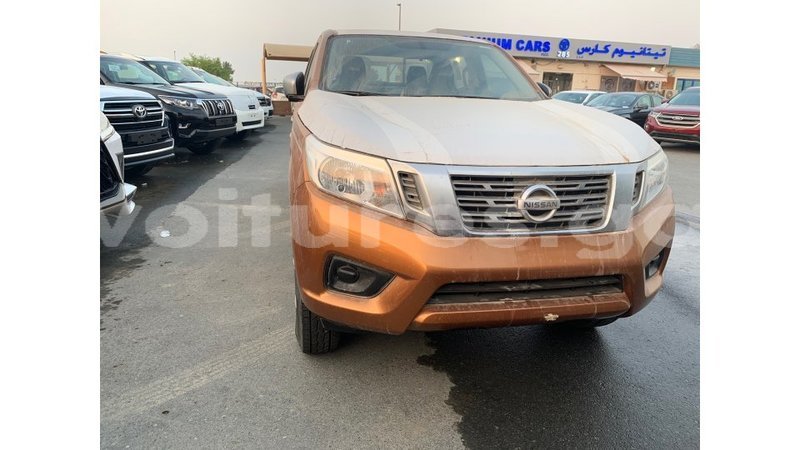 Big with watermark nissan navara estuaire import dubai 4622