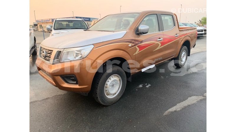 Big with watermark nissan navara estuaire import dubai 4622