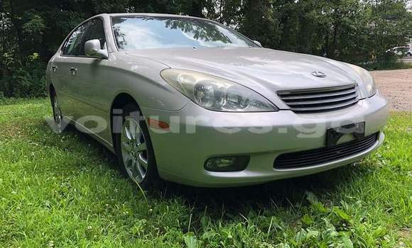 Sayi Na hannu Lexus ES 300 Azurfa Mota in Libreville a estuary Sayi Na hannu Lexus ES 300 Azurfa Mota in Libreville a estuary