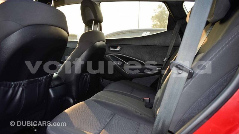 Big with watermark hyundai santa fe estuaire import dubai 4633