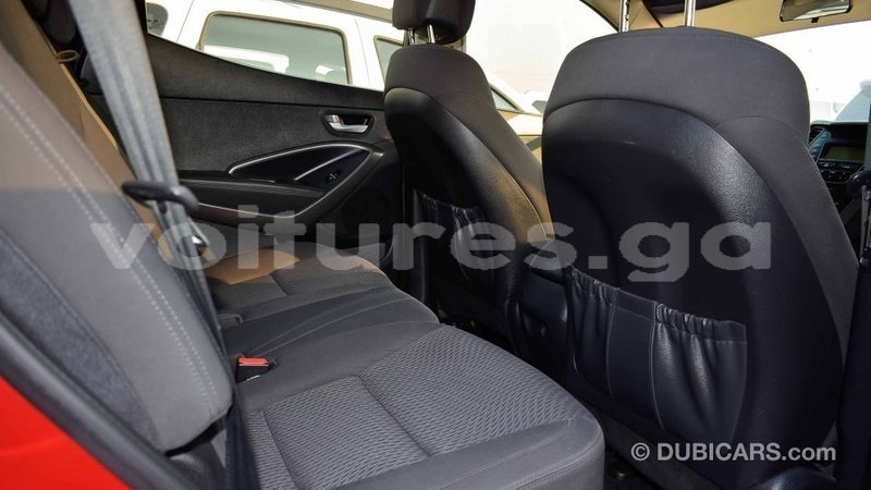 Big with watermark hyundai santa fe estuaire import dubai 4633