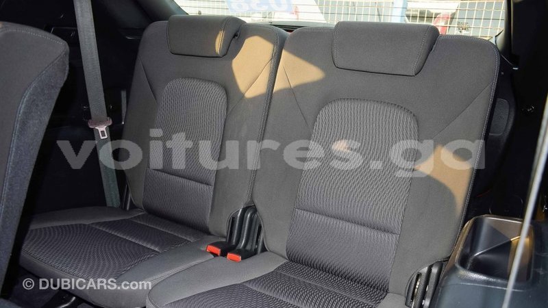 Big with watermark hyundai santa fe estuaire import dubai 4633