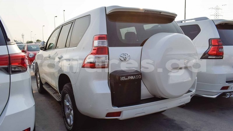 Big with watermark toyota prado estuaire import dubai 4634