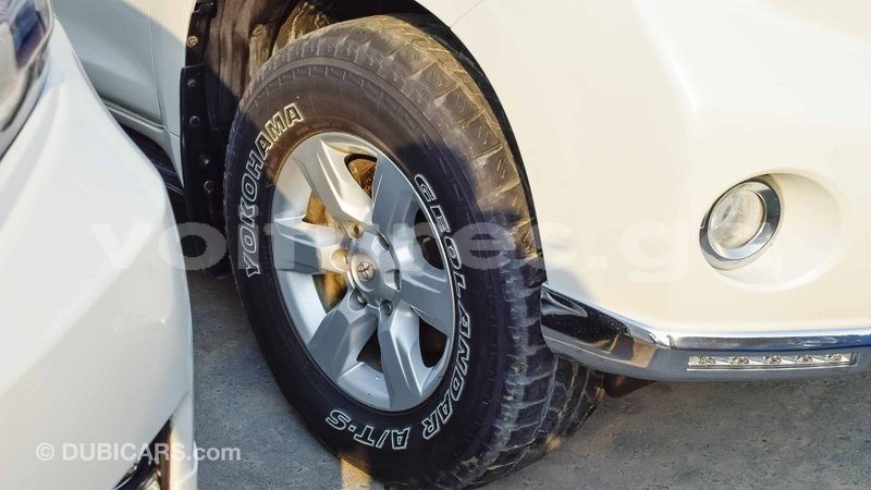 Big with watermark toyota prado estuaire import dubai 4634