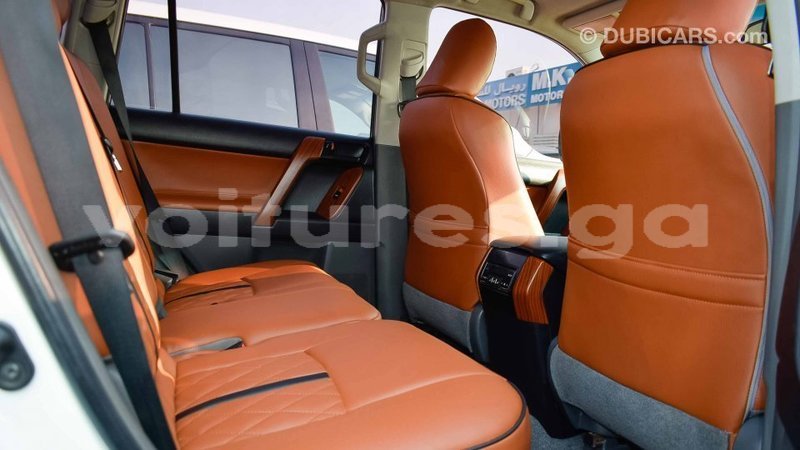 Big with watermark toyota prado estuaire import dubai 4635