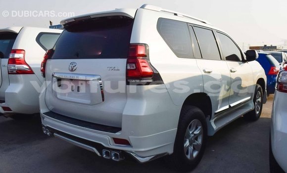 Acheter Import Voiture Toyota Prado Blanc à Import - Dubai, Estuaire Acheter Import Voiture Toyota Prado Blanc à Import - Dubai, Estuaire