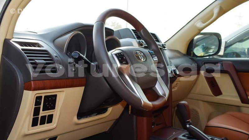 Big with watermark toyota prado estuaire import dubai 4636