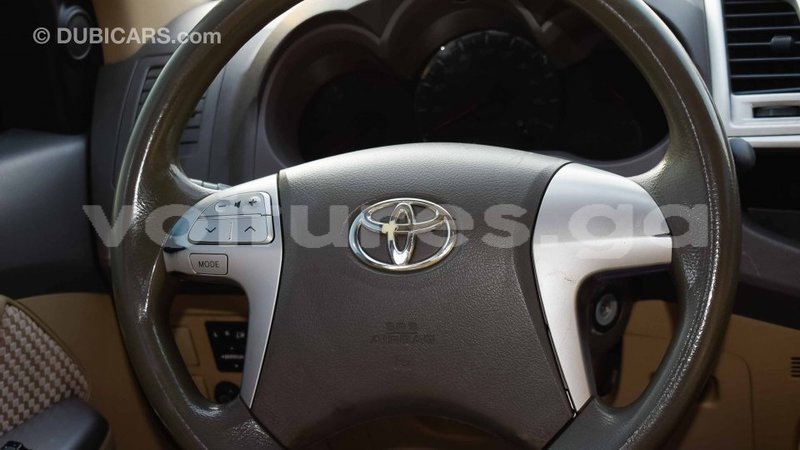 Big with watermark toyota fortuner estuaire import dubai 4637