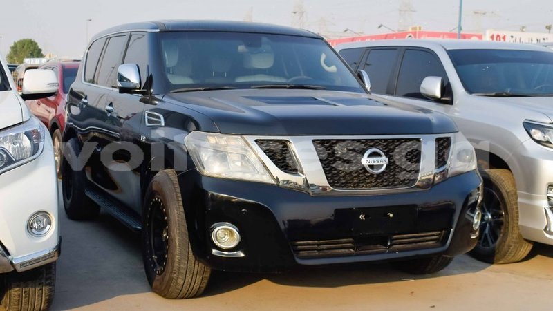 Big with watermark nissan patrol estuaire import dubai 4638