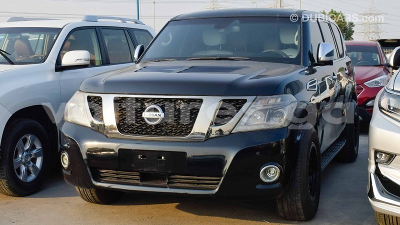 Big with watermark nissan patrol estuaire import dubai 4638