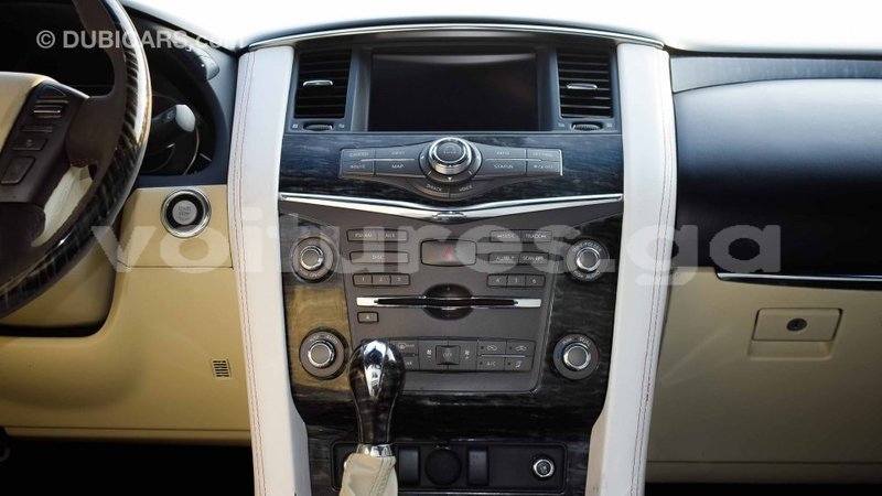 Big with watermark nissan patrol estuaire import dubai 4638