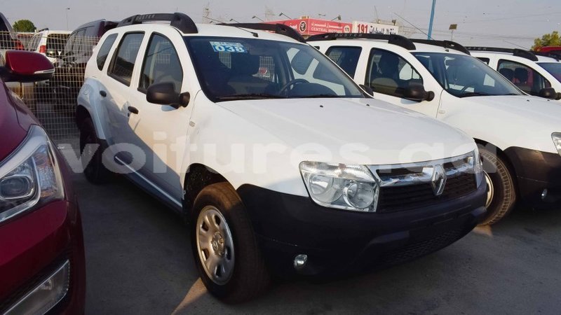 Big with watermark renault duster estuaire import dubai 4639