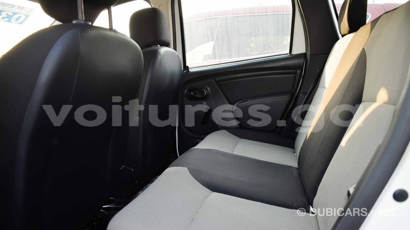 Big with watermark renault duster estuaire import dubai 4639