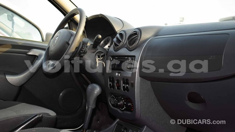 Big with watermark renault duster estuaire import dubai 4639