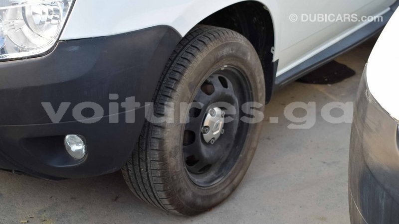 Big with watermark renault duster estuaire import dubai 4639