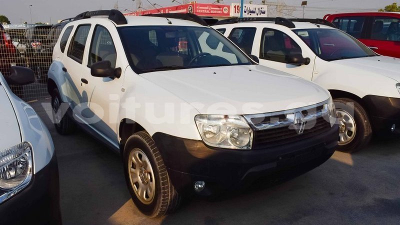 Big with watermark renault duster estuaire import dubai 4640