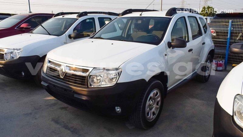 Big with watermark renault duster estuaire import dubai 4640