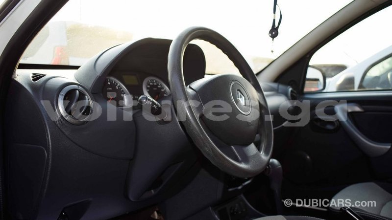 Big with watermark renault duster estuaire import dubai 4640