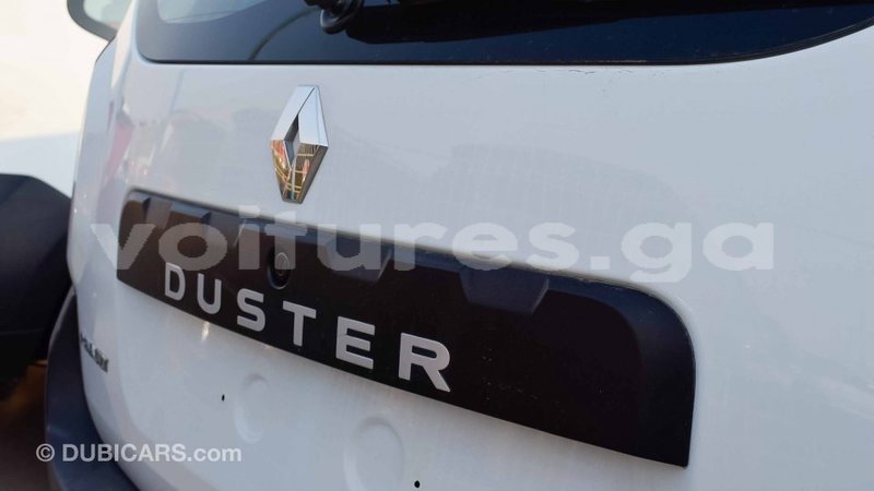 Big with watermark renault duster estuaire import dubai 4640