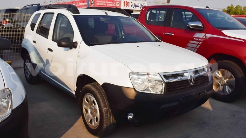 Big with watermark renault duster estuaire import dubai 4641