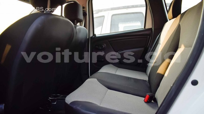 Big with watermark renault duster estuaire import dubai 4641