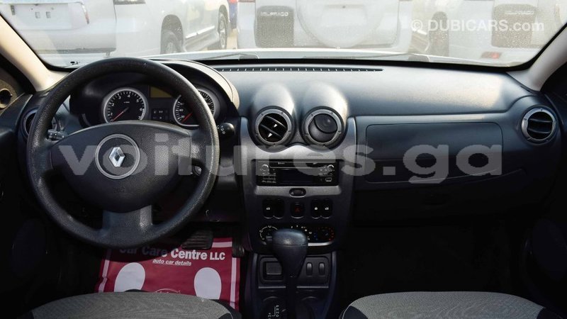 Big with watermark renault duster estuaire import dubai 4641