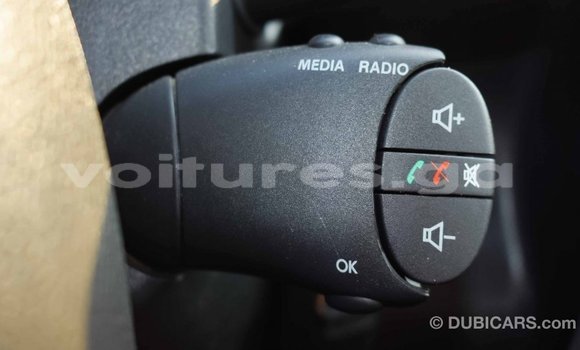 Acheter Import Voiture Renault Duster Blanc à Import - Dubai, Estuaire Acheter Import Voiture Renault Duster Blanc à Import - Dubai, Estuaire